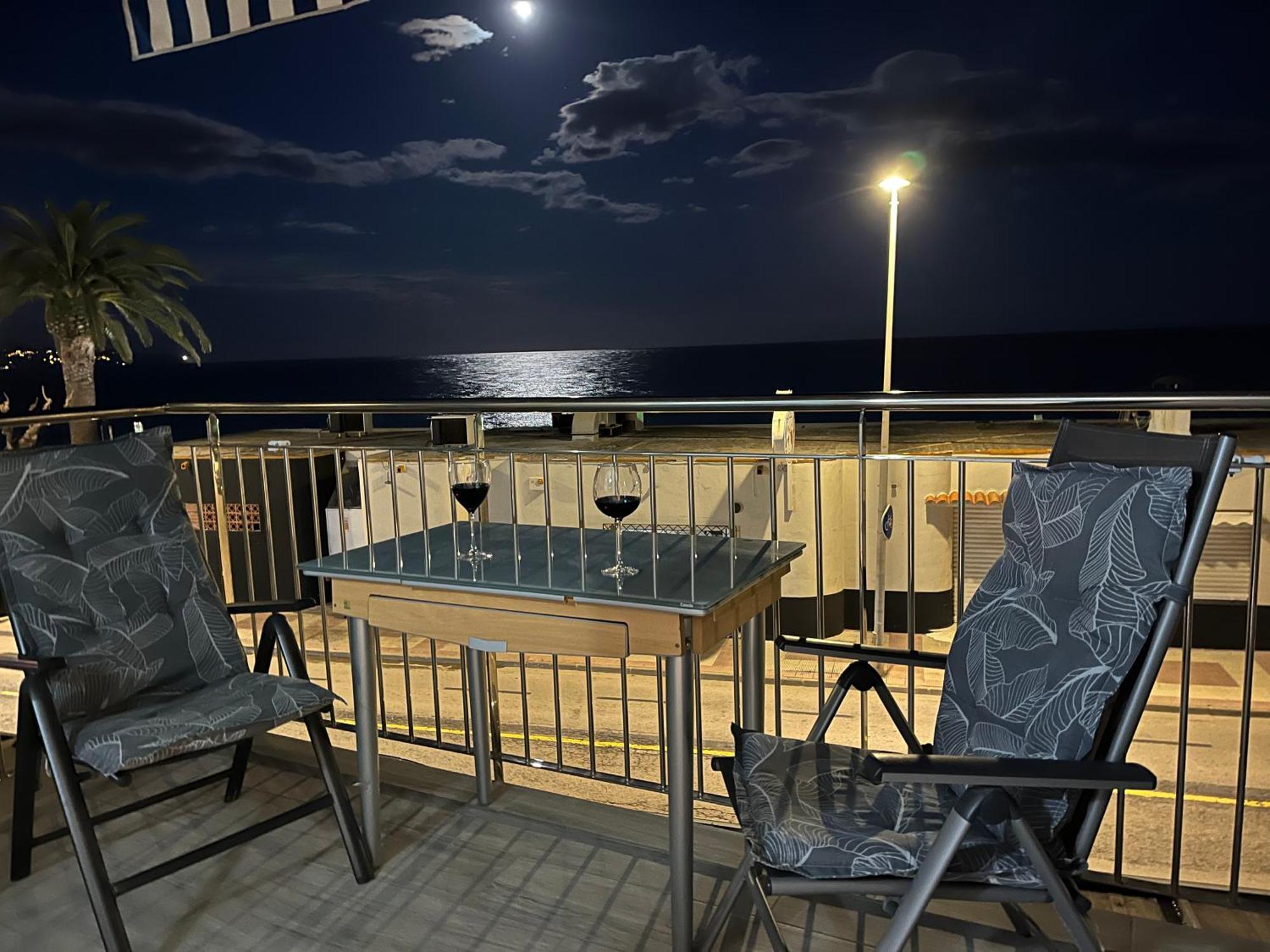 Estudio Con Impresionantes Vistas Al Mar Blanes Exteriör bild