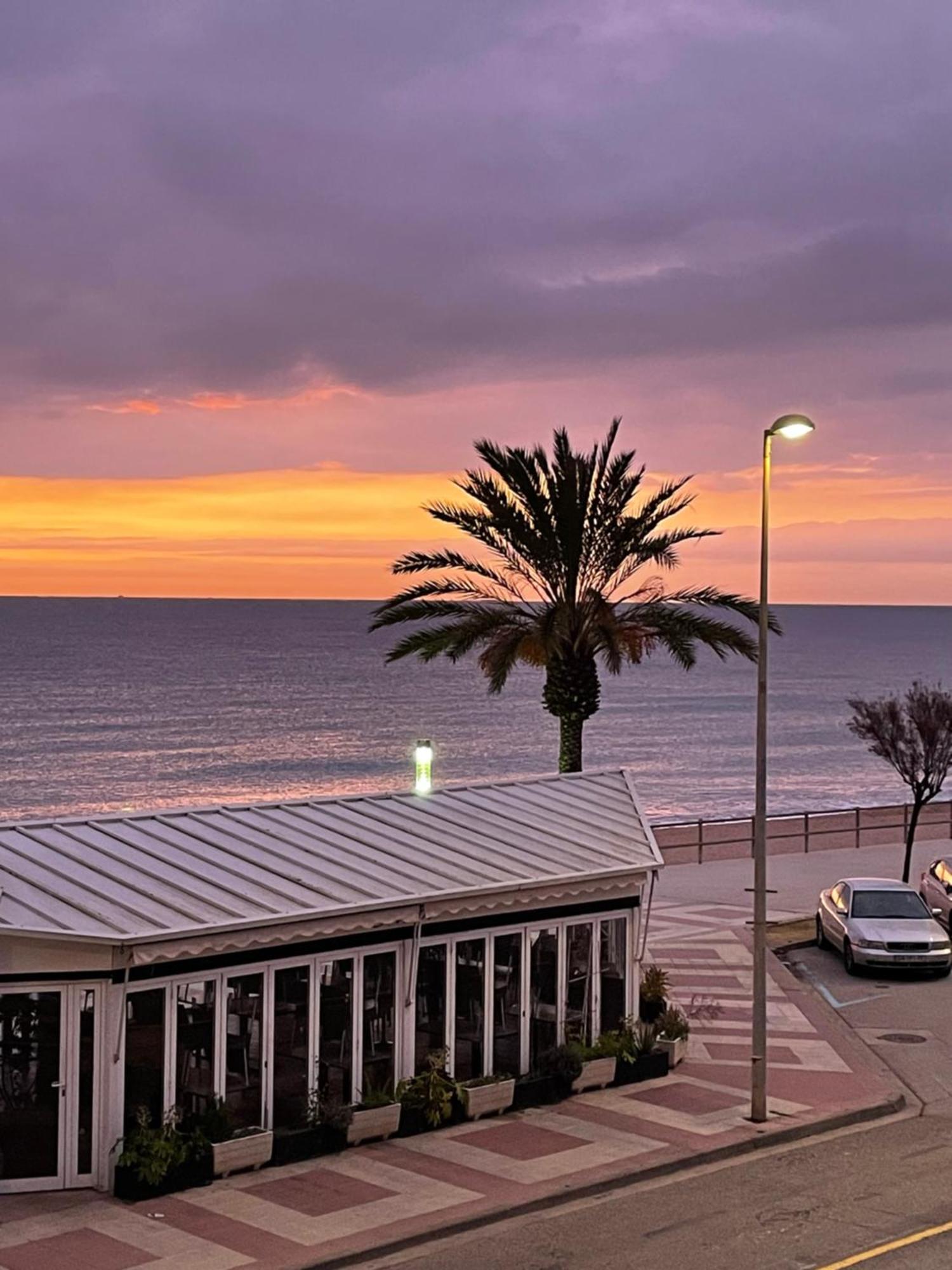 Estudio Con Impresionantes Vistas Al Mar Blanes Exteriör bild